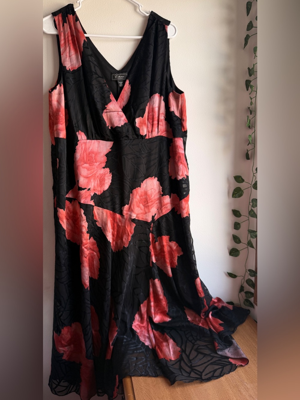 dressbarn Black Flowy Midi Dress with Coral Floral Print Lacey Detail V Neck 16